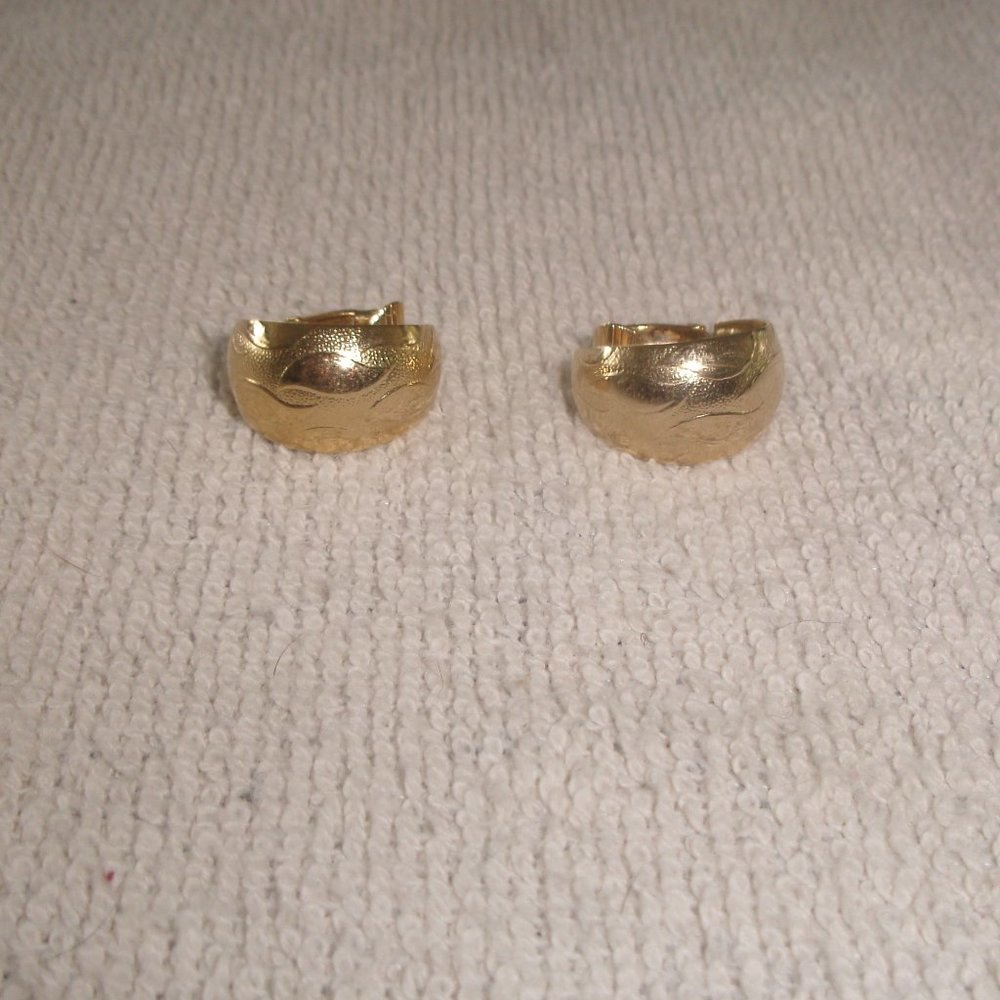 L.H. Segal clip earrings gold tone etched hoops